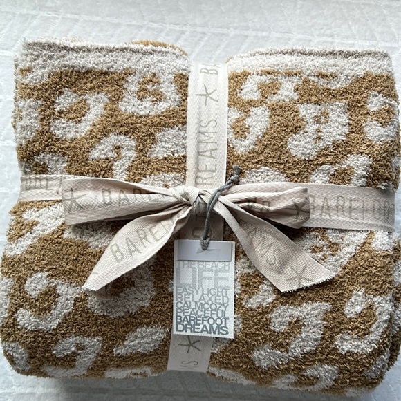 Barefoot Dreams In The Wild Throw Blanket